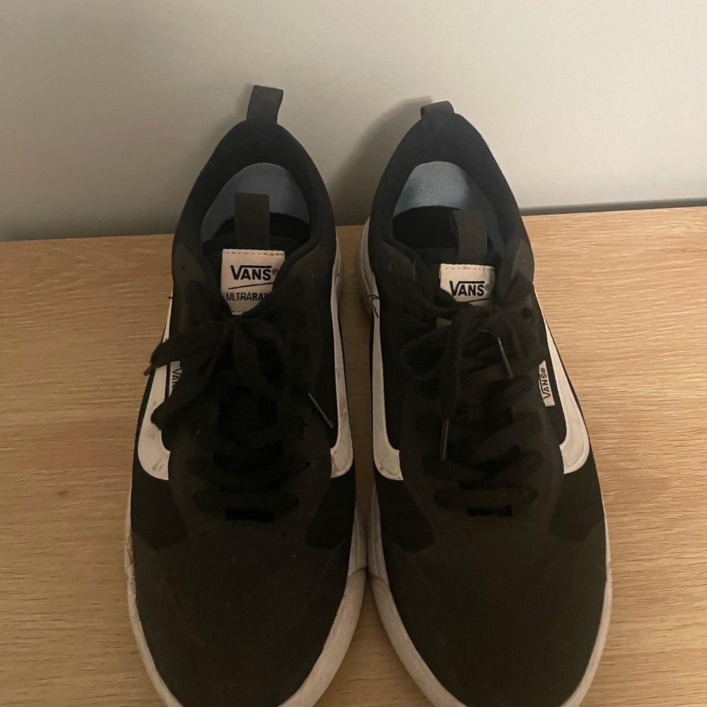 Vans Men's Black and White Sneakers - Picture 4 of 6